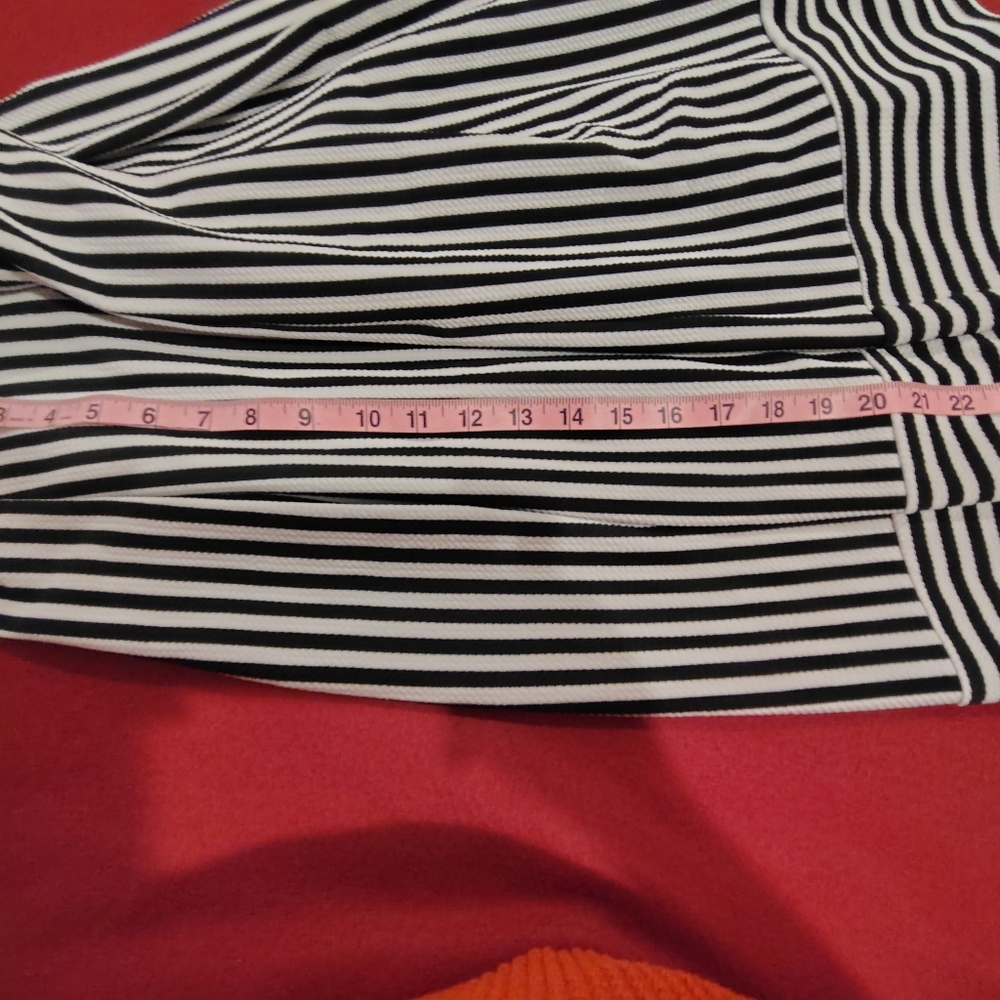 Pleated skirt Size XL - Picture 3 of 7